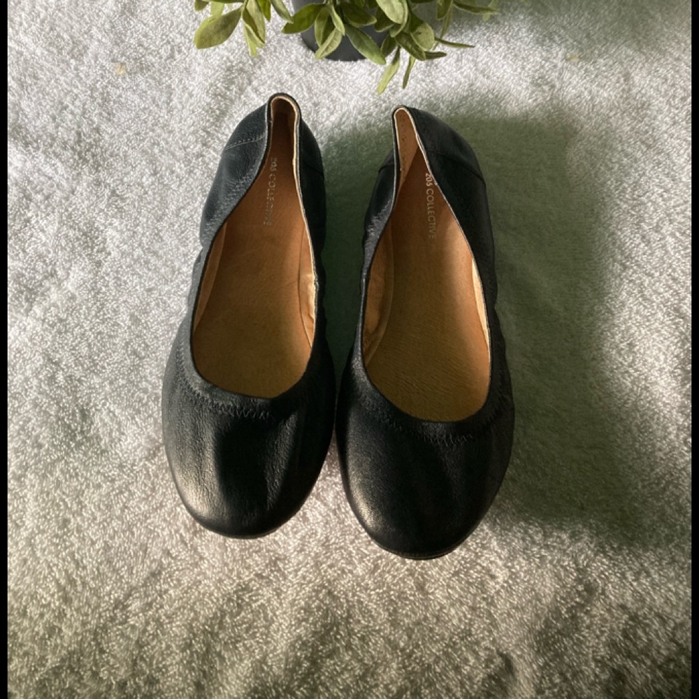 Maroon/black flats $30 size:10B 206 Collective Lightly Worn Women:10B flats fro